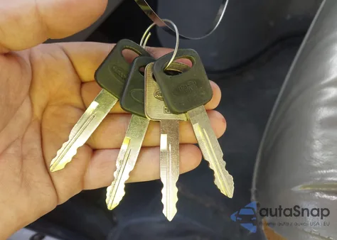 1998 Ford E-250 Commercial/Recreational from USA, damaged, VIN 1FTNE24L2WHA06402